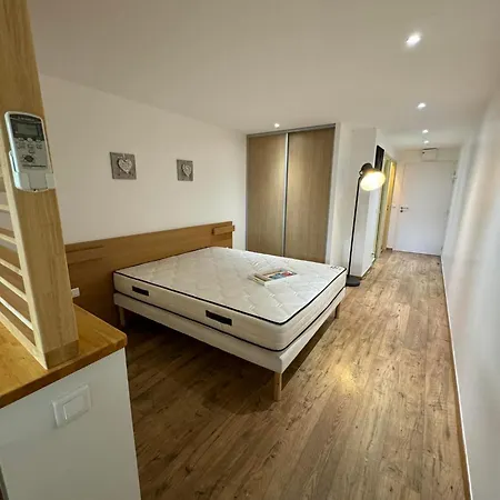 With Equipped Kitchen And Bathtub Appartamento