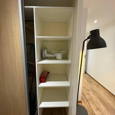 With Equipped Kitchen And Bathtub