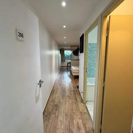 With Equipped Kitchen And Bathtub Clapiers